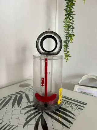 Aspiradora Dyson V10 contenedor grande