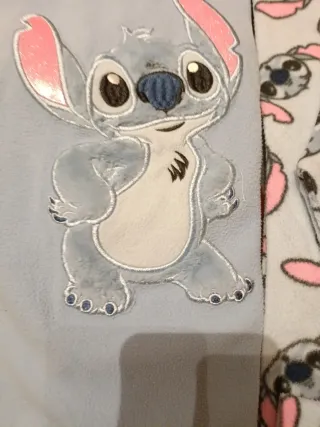 Conjunto de batas y pijamas infantiles