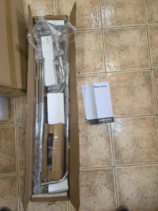 Perchero Cromado Móvil Ajustable