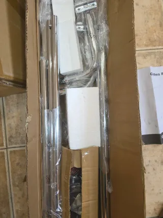 Perchero Cromado Móvil Ajustable