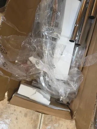 Perchero Cromado Móvil Ajustable