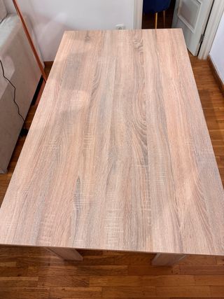 Mesa de comedor de madera en muy buen estado