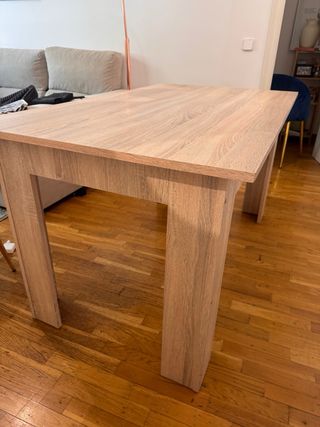 Mesa de comedor de madera en muy buen estado