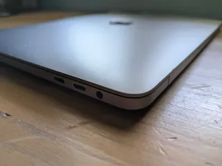 MacBook Pro 13 2019