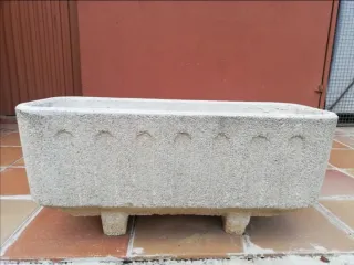 Jardinera de piedra lavada