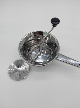 Moulinex Classic - Molinillo de verduras manual, incluye dos parrillas, acero inoxidable, tamaño pequeño, apto para lavavajillas