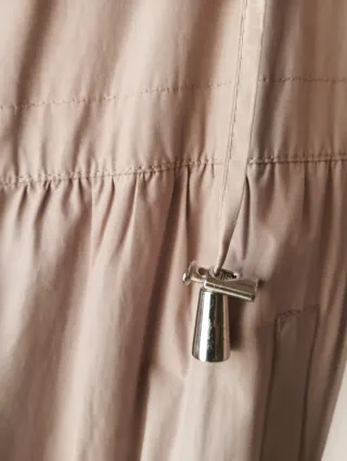 Gabardina beige.  Del corte inglés..Marca Caroll