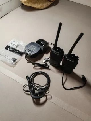 Pareja Walkie Talkie Retevis con Accesorios