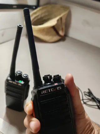 Pareja Walkie Talkie Retevis con Accesorios