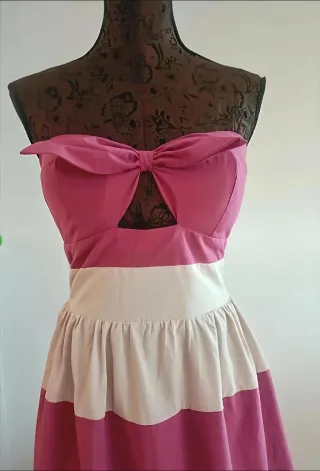 Vestido palabra de honor rosa y beige