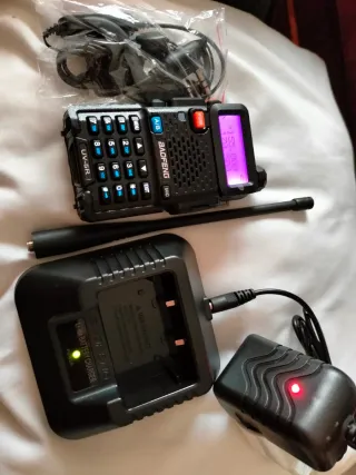 Walkie Talkie Baofeng GT-5R UHF VHF