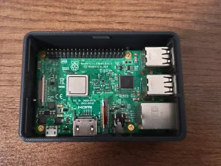 Raspberry Pi 3 B+ con Case