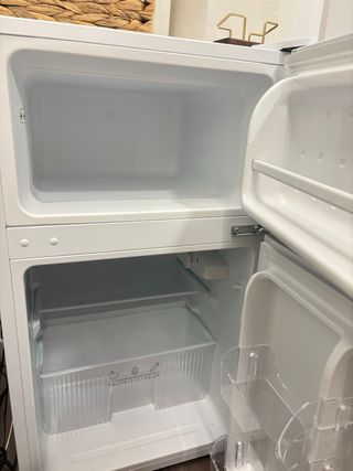 Frigorífico pequeño Nevir - como nuevo