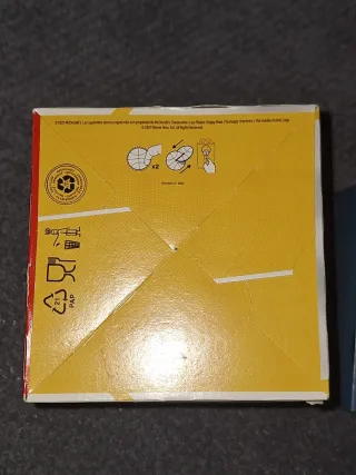 Caja y figura Space Jam McDonald's 2021