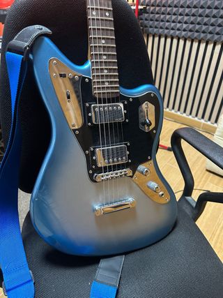 Squier Fender Jaguar Contemporary+ Funda rígida