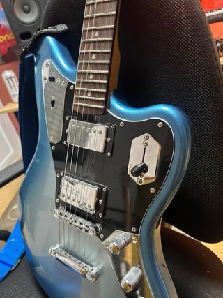 Squier Fender Jaguar Contemporary+ Funda rígida