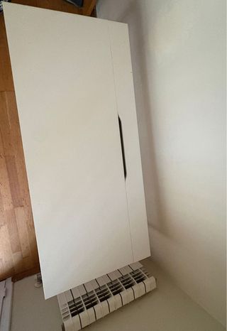 Escritorio blanco metal y madera