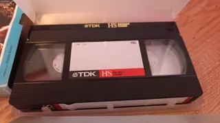 Lote Cintas VHS virgenes y cin películas. Calle Ma