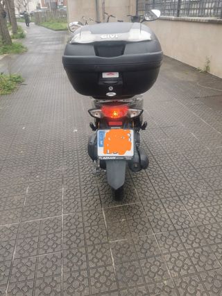 Honda Vision 110 Gris