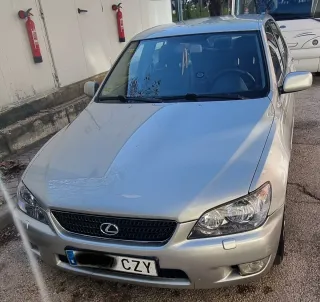 Lexus IS 2004