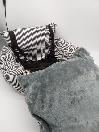 Otauoaea Asiento Perro Coche Pequeño, Cama Perro Coche Segura y Cómoda, Silla Perro Coche Estable con Correa de Seguridad y Bols