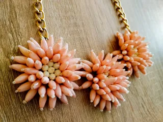 Collar Zara Flores Rosa y Dorado