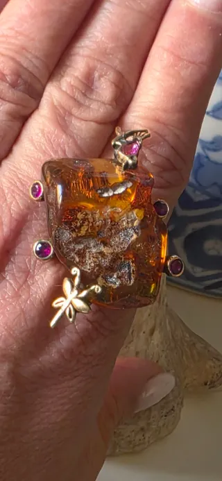 Anillo de plata escultórico ambar