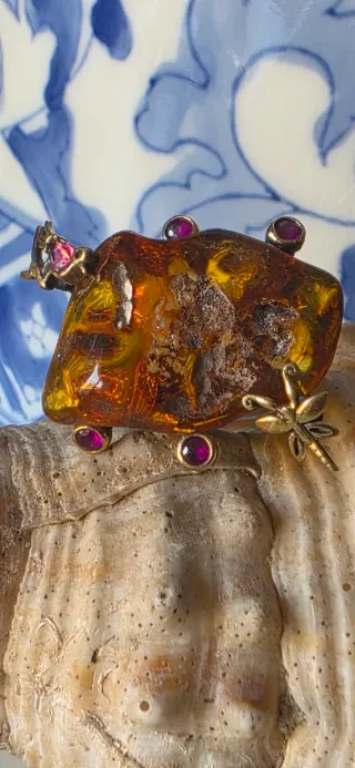 Anillo de plata escultórico ambar