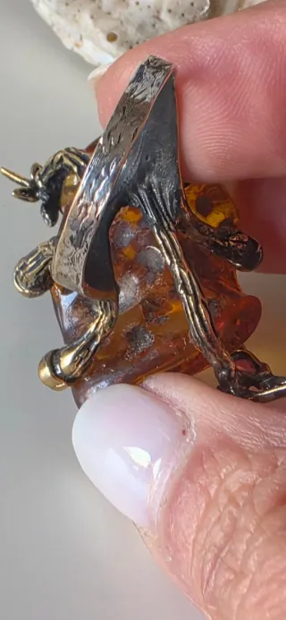 Anillo de plata escultórico ambar