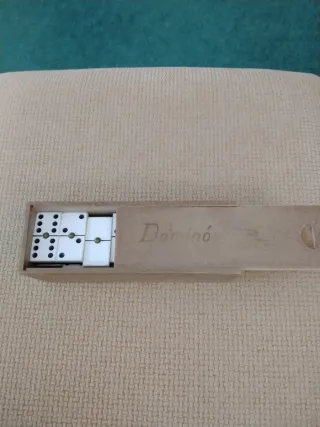 DOMINÓ (JUEGO DE MESA)