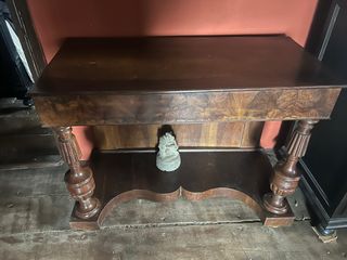 Cómoda antigua de madera