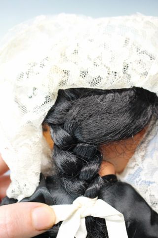 13. Antigua muñeca española traje regional de Valencia. Años 60.