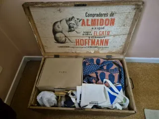 Baúl de madera antiguo