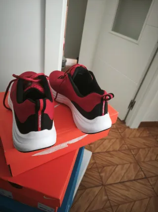 Zapatillas Skechers VAPOR FOAM Rojas TALLA 43