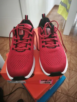 Zapatillas Skechers VAPOR FOAM Rojas TALLA 43