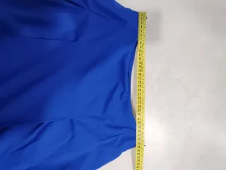 Falda midi azul con pliegues