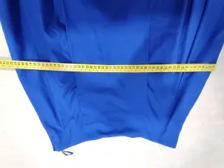 Falda midi azul con pliegues