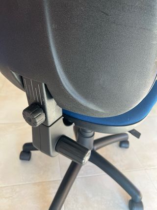 Silla de escritorio ergonómica negra y azul