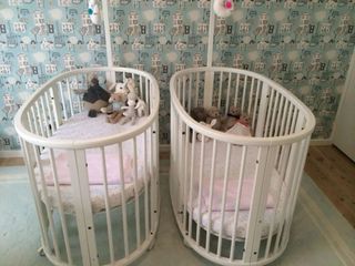 Cuna Stokke madera clara URGE VENDER. NEGOCIABLE