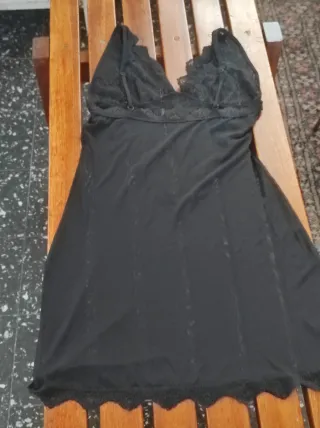 Sottoveste nera elasticizzata semitrasparente