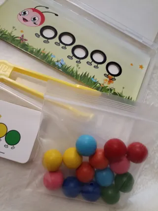 Juego educativo orugas y cuentas.