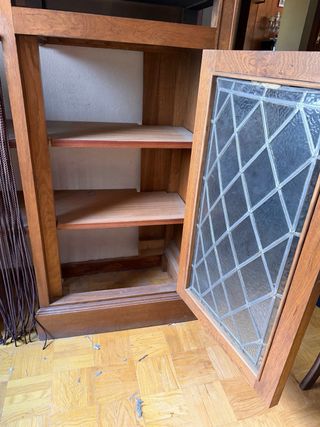 Mueble madera con hueco para radiador vintage