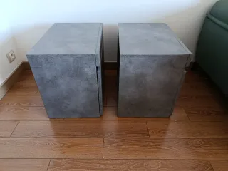 Coppia di Comodini Bassi in Pietra e Legno