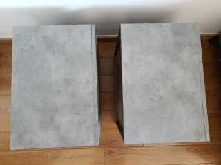 Coppia di Comodini Bassi in Pietra e Legno