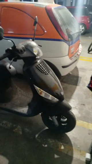 Piaggio Zip 49cc 4T Scooter