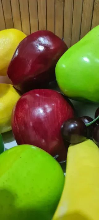 Centro de Frutas Realista en Textura y Color