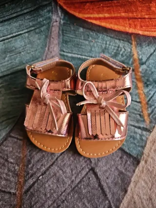 Sandalias de niña