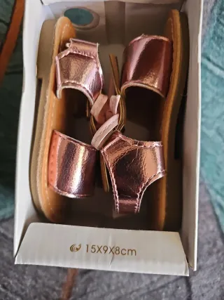 Sandalias de niña