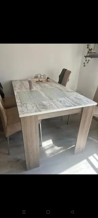 Mesa de comedor estilo rústico — 138x80x75 cm
