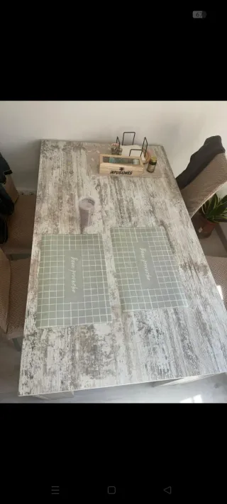 Mesa de comedor estilo rústico — 138x80x75 cm